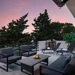 The Grande: Hillside Retreat With Sea Views And Rooftop Terrace