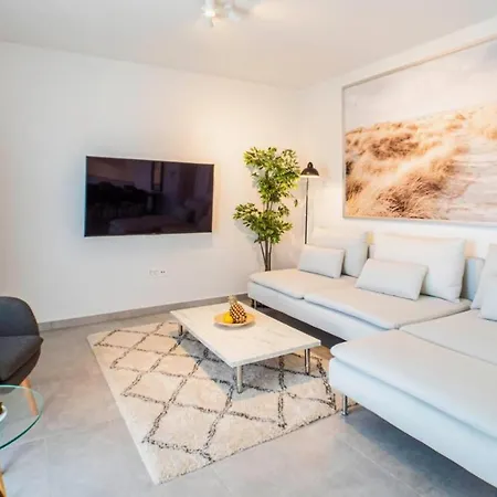 Lejlighed The Grande - Huge Terrace - Amazing Sea Views - Tastefully Furnished - Access To Rooftop Terrace And Gym - Hillside *