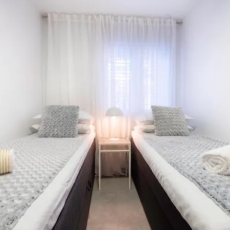 The Grande - Huge Terrace - Amazing Sea Views - Tastefully Furnished - Access To Rooftop Terrace And Gym - Hillside Rogoznica (Sibenik-Knin)