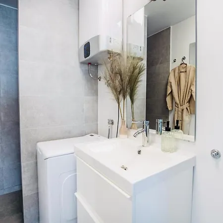 The Grande - Huge Terrace - Amazing Sea Views - Tastefully Furnished - Access To Rooftop Terrace And Gym - Hillside Rogoznica (Sibenik-Knin)