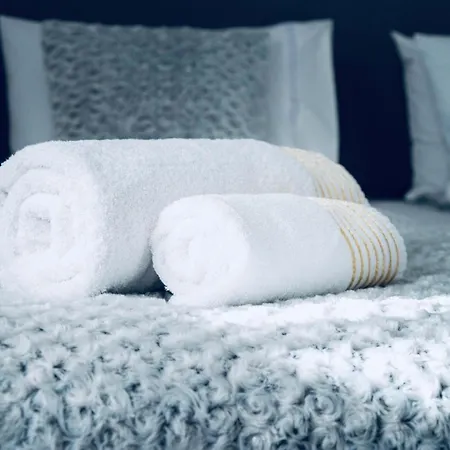 The Grande - Huge Terrace - Amazing Sea Views - Tastefully Furnished - Access To Rooftop Terrace And Gym - Hillside *