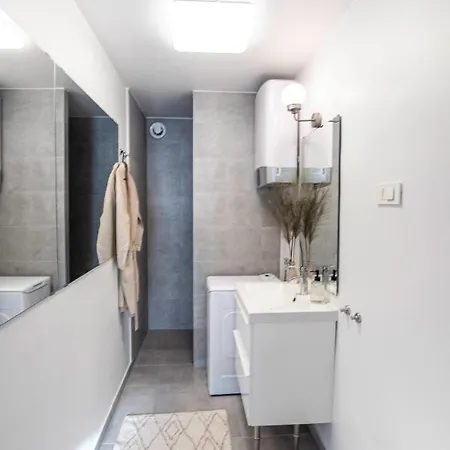 The Grande - Huge Terrace - Amazing Sea Views - Tastefully Furnished - Access To Rooftop Terrace And Gym - Hillside *