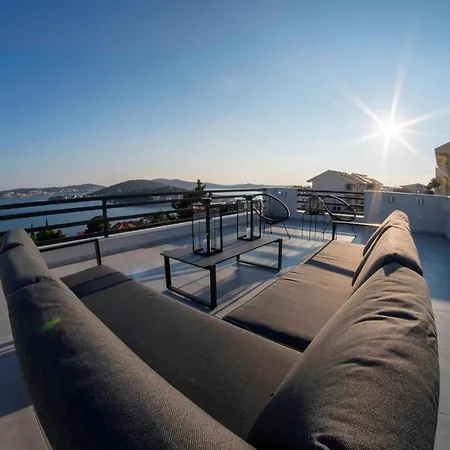 Apartment The Grande: Hillside Retreat With Sea Views And Rooftop Terrace Rogoznica (Sibenik-Knin)