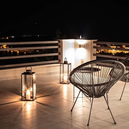 Apartment The Grande: Hillside Retreat With Sea Views And Rooftop Terrace *