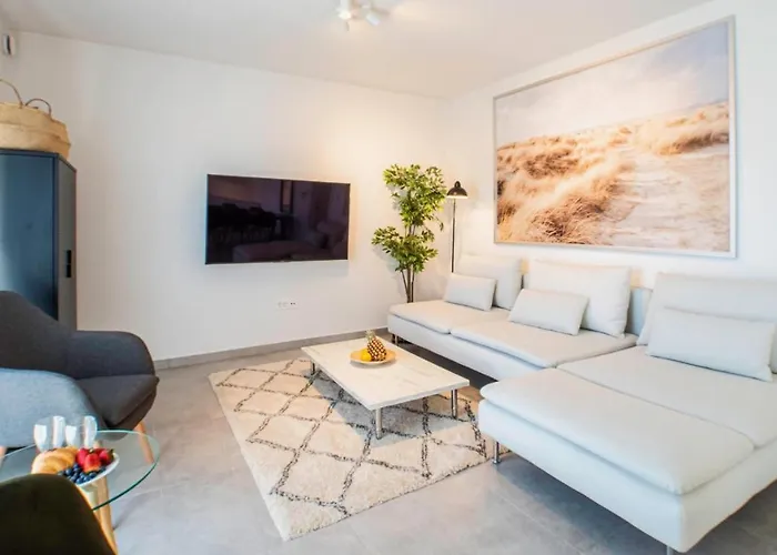 Apartamento The Grande - Huge Terrace - Amazing Sea Views - Tastefully Furnished - Access To Rooftop Terrace And Gym - Hillside *