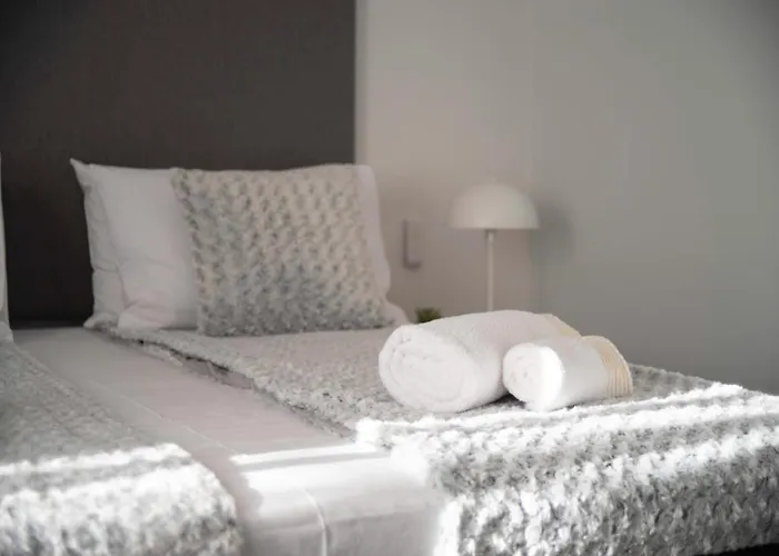 The Grande - Huge Terrace - Amazing Sea Views - Tastefully Furnished - Access To Rooftop Terrace And Gym - Hillside *