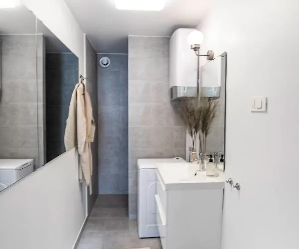 The Grande - Huge Terrace - Amazing Sea Views - Tastefully Furnished - Access To Rooftop Terrace And Gym - Hillside *