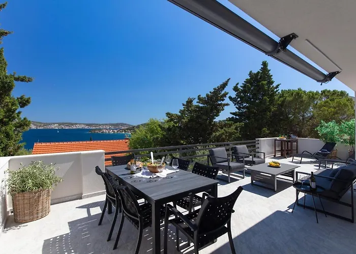 The Grande - Huge Terrace - Amazing Sea Views - Tastefully Furnished - Access To Rooftop Terrace And Gym - Hillside *