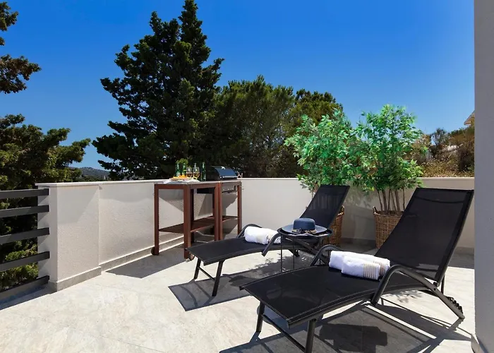 The Grande - Huge Terrace - Amazing Sea Views - Tastefully Furnished - Access To Rooftop Terrace And Gym - Hillside Apartamento Rogoznica (Sibenik-Knin)