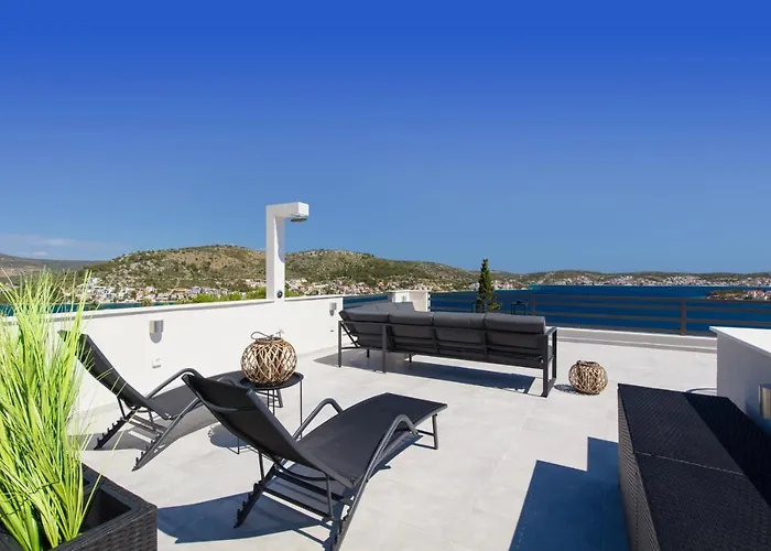 The Grande - Huge Terrace - Amazing Sea Views - Tastefully Furnished - Access To Rooftop Terrace And Gym - Hillside Apartamento Rogoznica (Sibenik-Knin)
